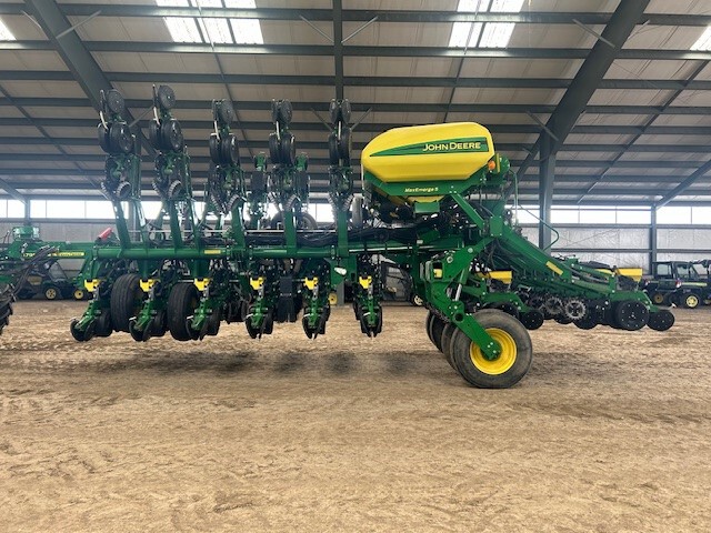 JD 1795 (E92300) – $225,910.00